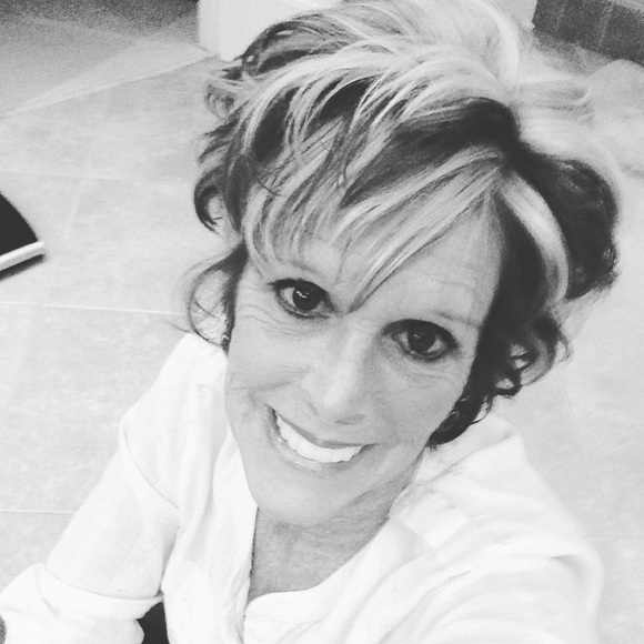 Meet your Posher, Sharon - Picture 6 of 8